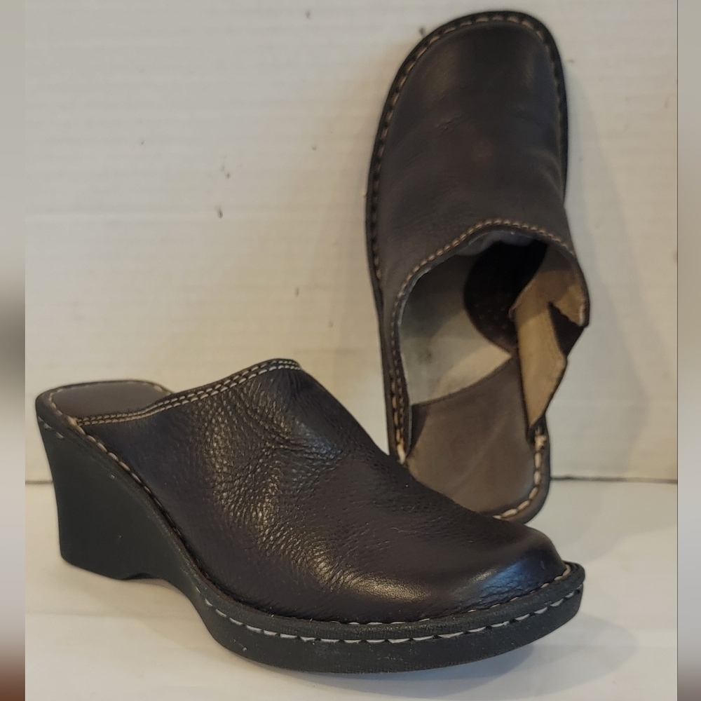 BJORNDAL BROWN LEATHER WEDGE HEEL MULES CLOGS (sz 6)